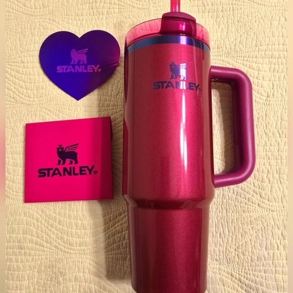 NIB Stanley Berry Truffle Limited Edition Valentines H20 Quencher Tumbler 30 Oz - Picture 3 of 11